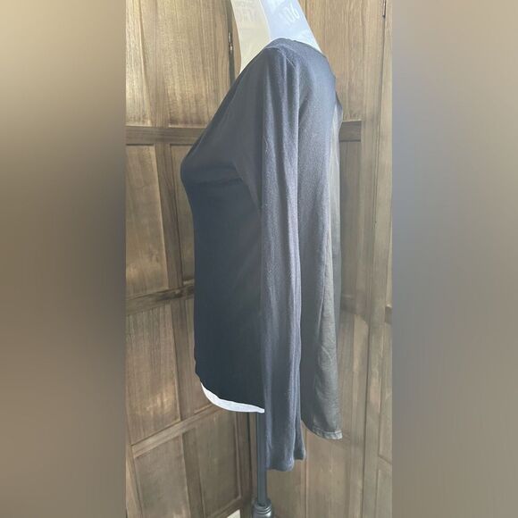 Victoria’s Secret Black Pleated Satin Back Blouse. - Picture 4 of 7